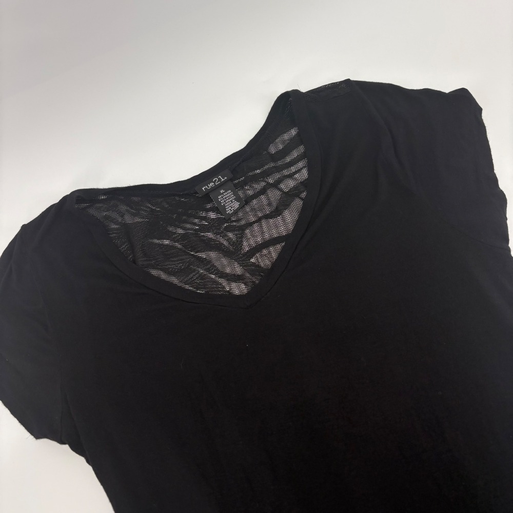 rue21 Black Zebra Mesh Back V-Neck Short‎ Sleeve Top Size XL